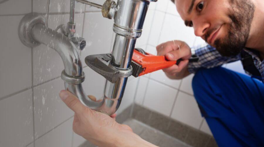 Expert burst pipe repair services in Kelly, WY
